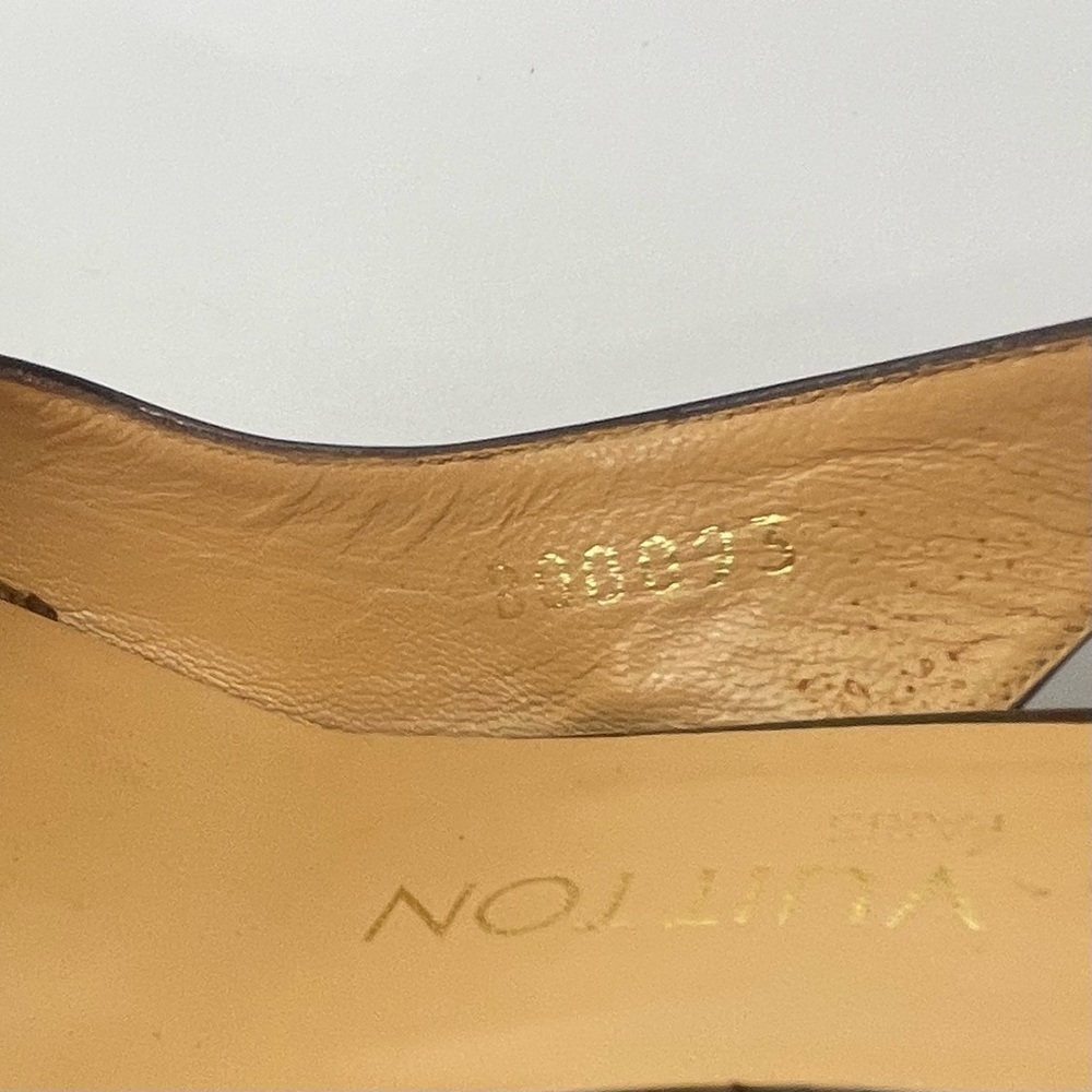 Louis Vuitton | Brown Patent Leather Pointed
Toe Slingback Sandals Heals | EU36 - Picture 11 of 15